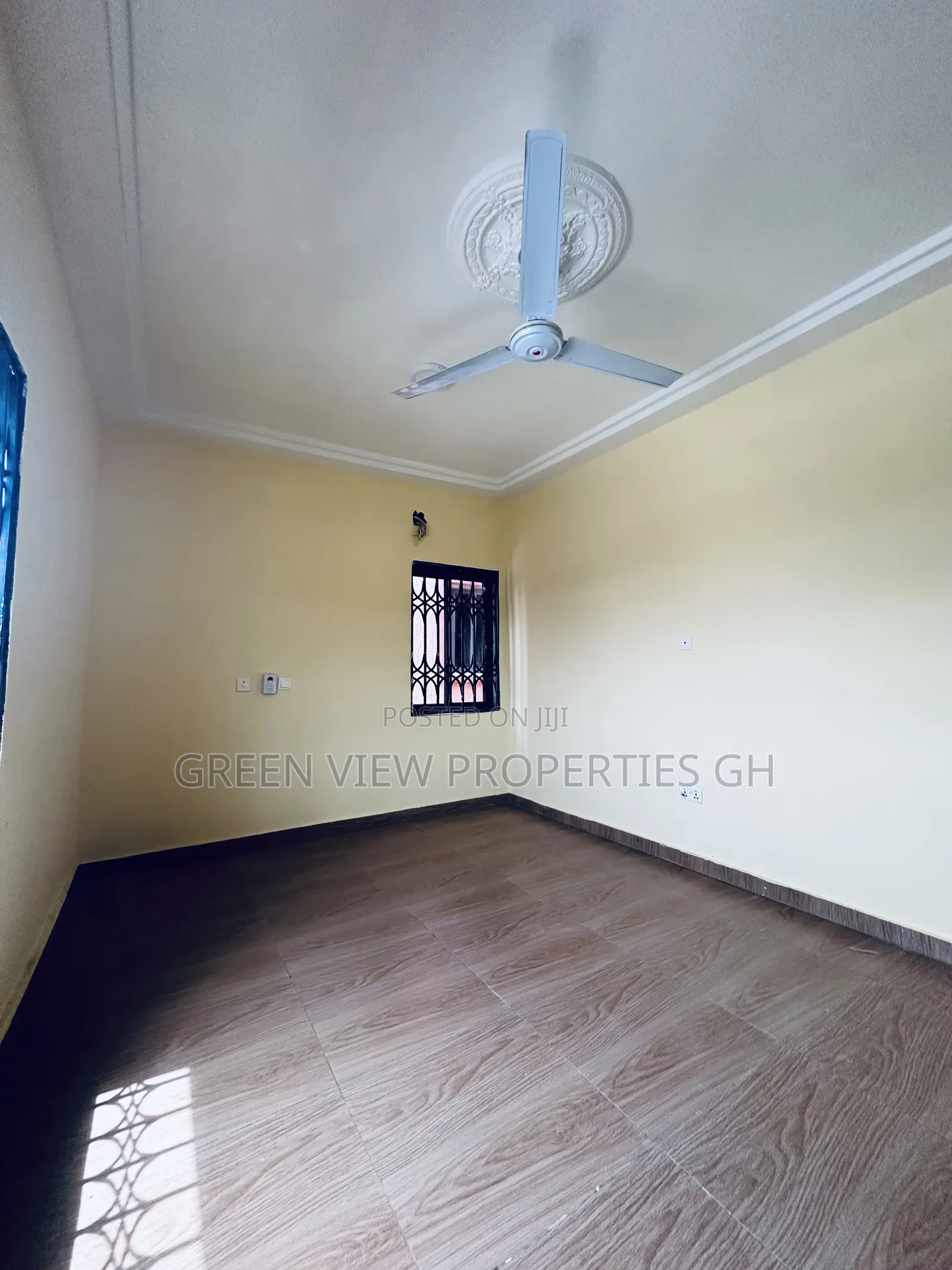 2bdrm Apartment in West Hills Mall Area for rent