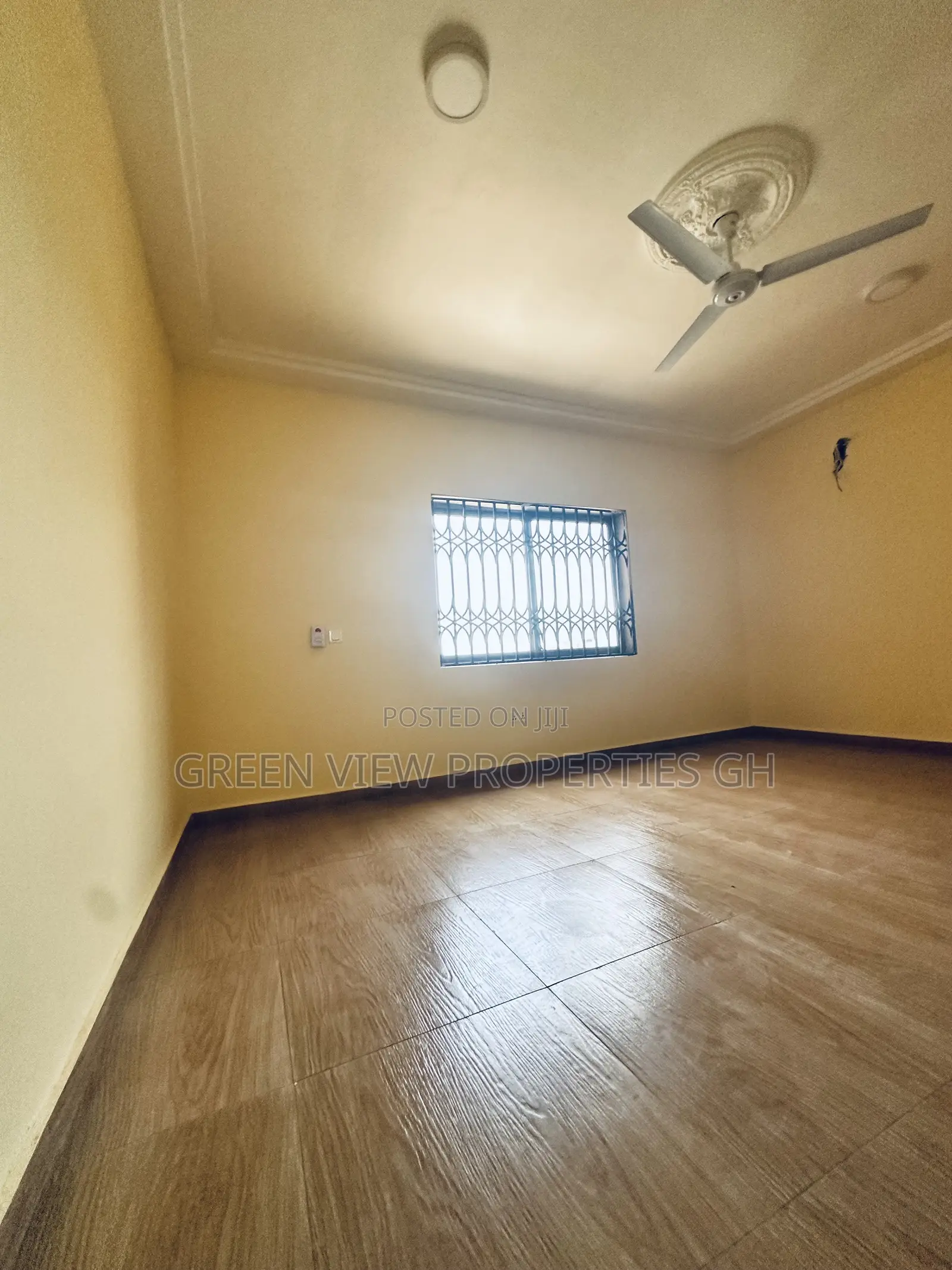 2bdrm Apartment in West Hills Mall Area for rent