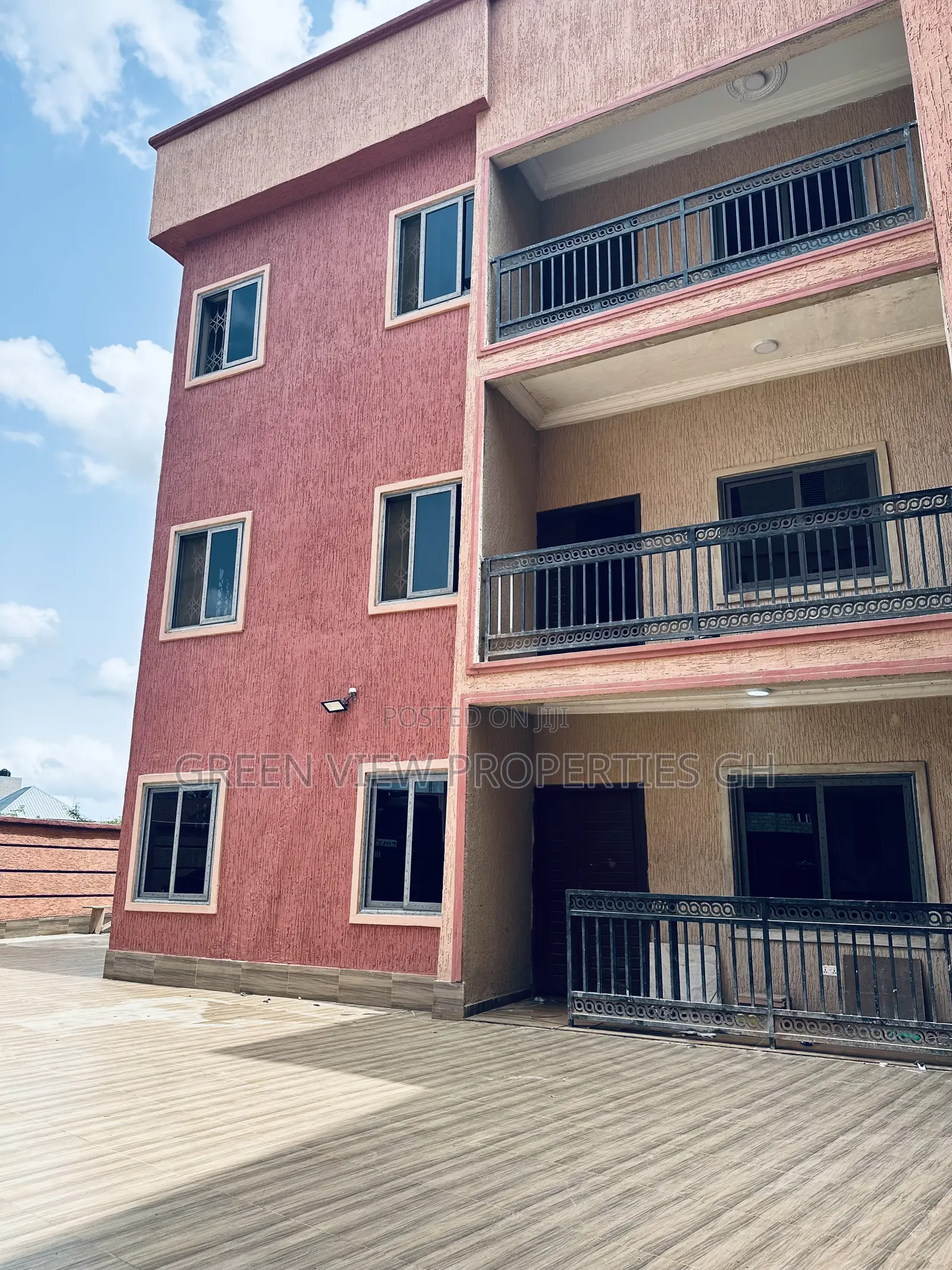 2bdrm Apartment in West Hills Mall Area for rent
