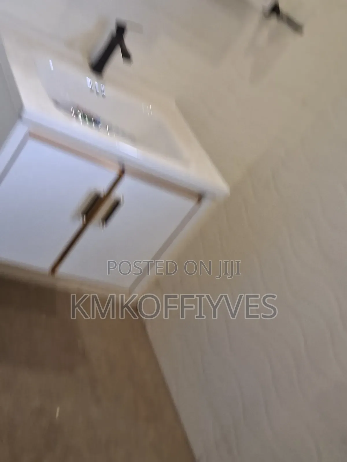 3bdrm Apartment in Lake Side Estate for sale