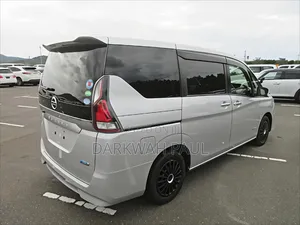Nissan Serena 2017 Silver