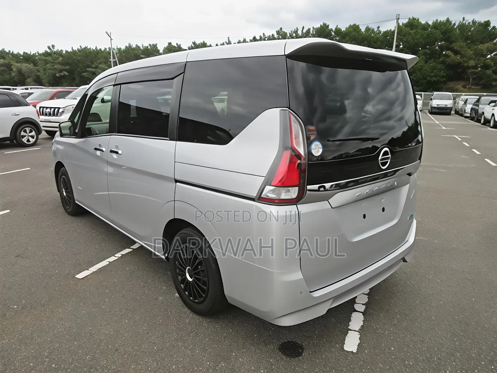 Nissan Serena 2017 Silver