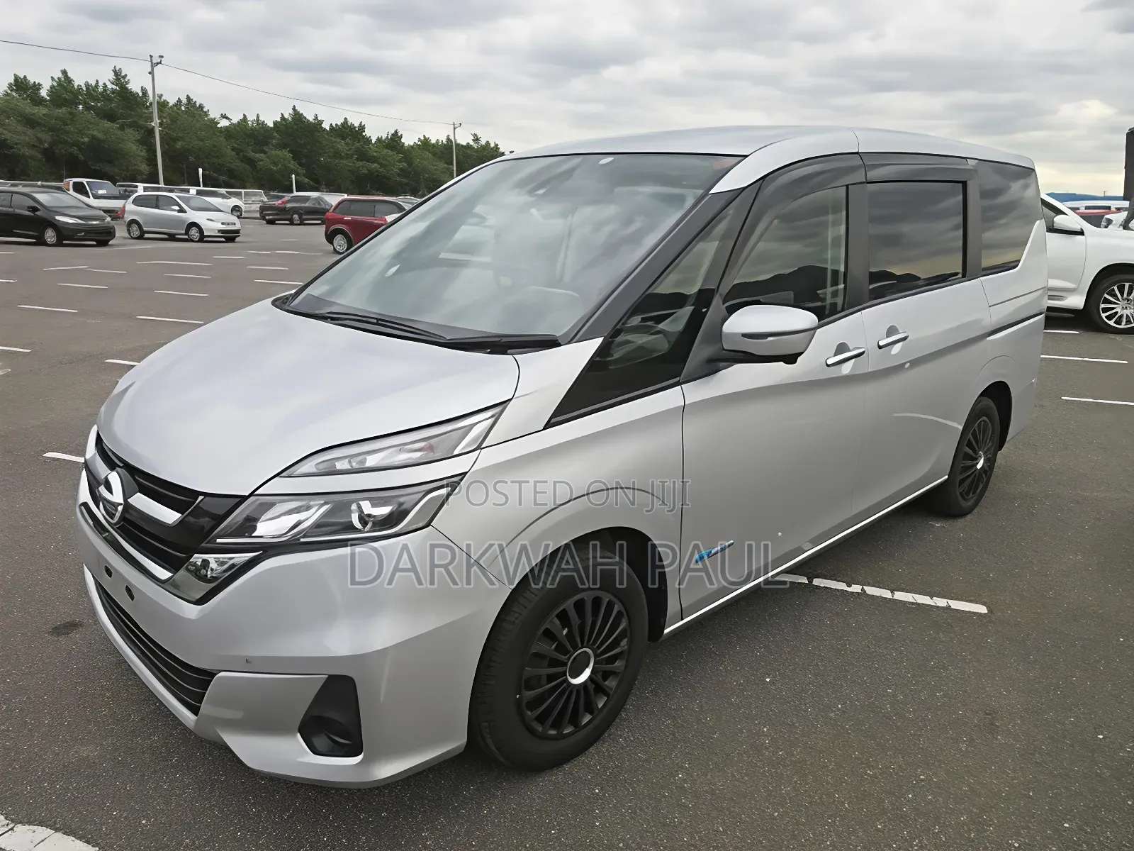 Nissan Serena 2017 Silver