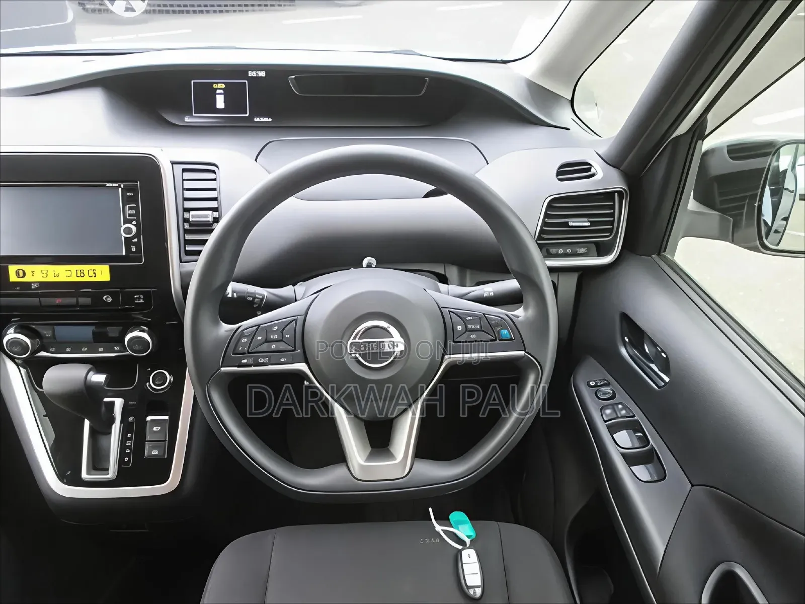 Nissan Serena 2017 Silver