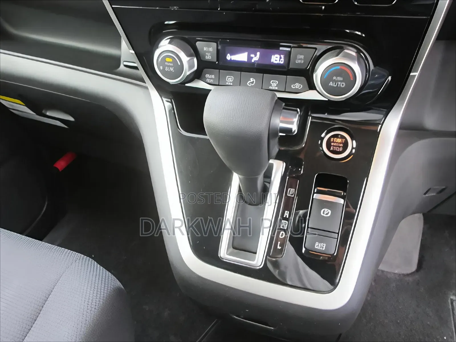 Nissan Serena 2017 Silver