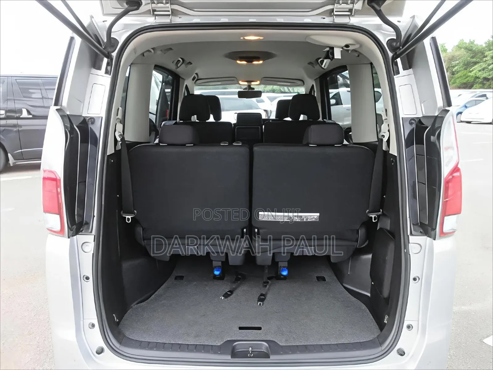 Nissan Serena 2017 Silver