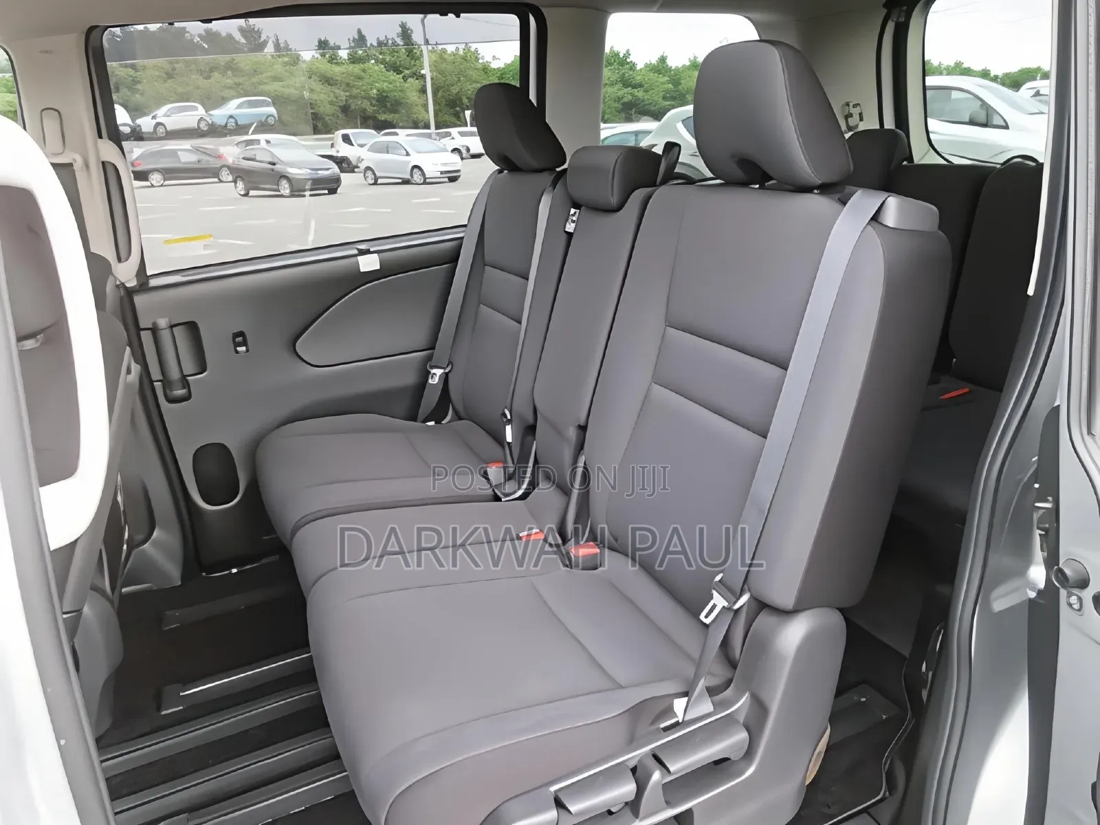 Nissan Serena 2017 Silver