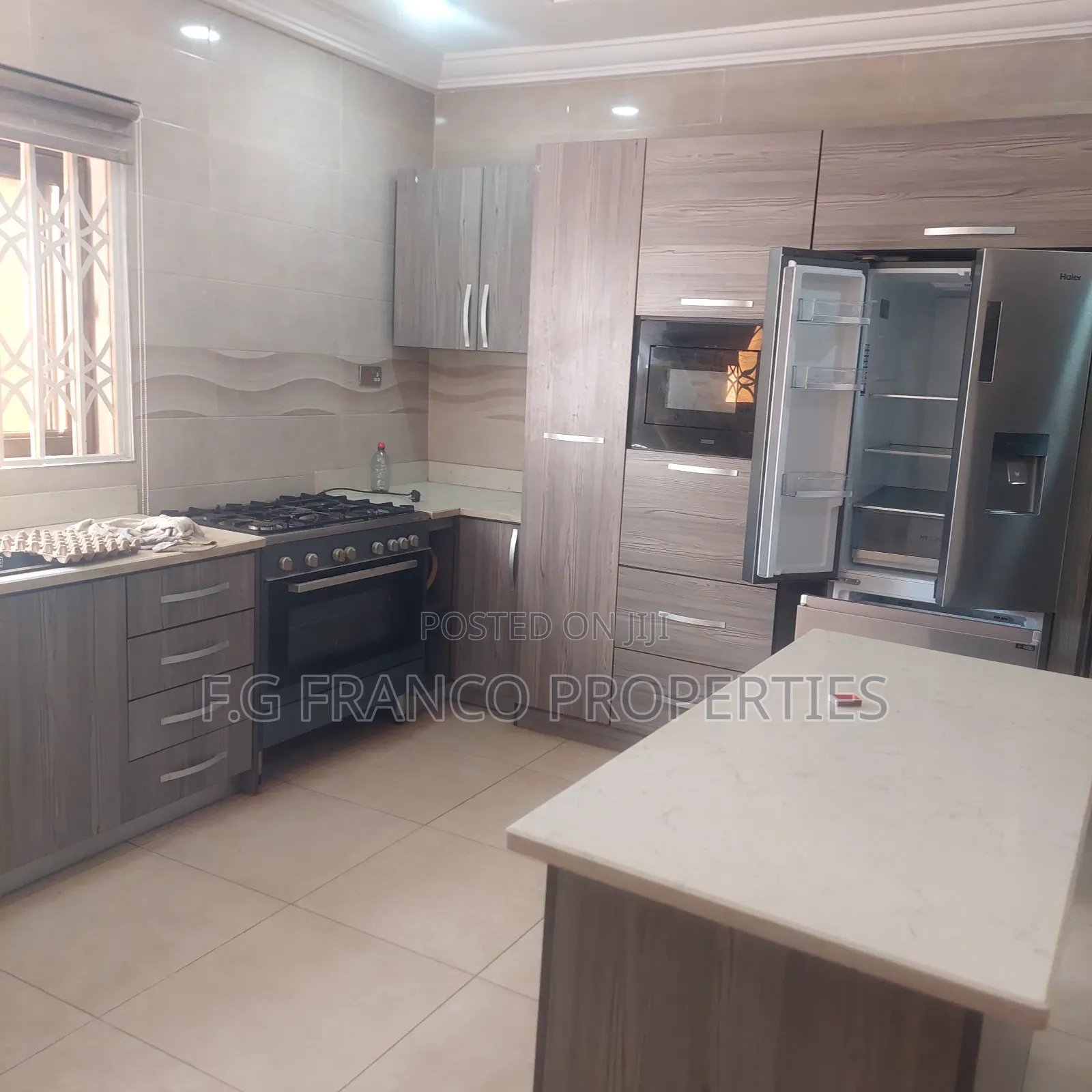 6bdrm House in Kg Franco Properties, Airport Residential Area for rent