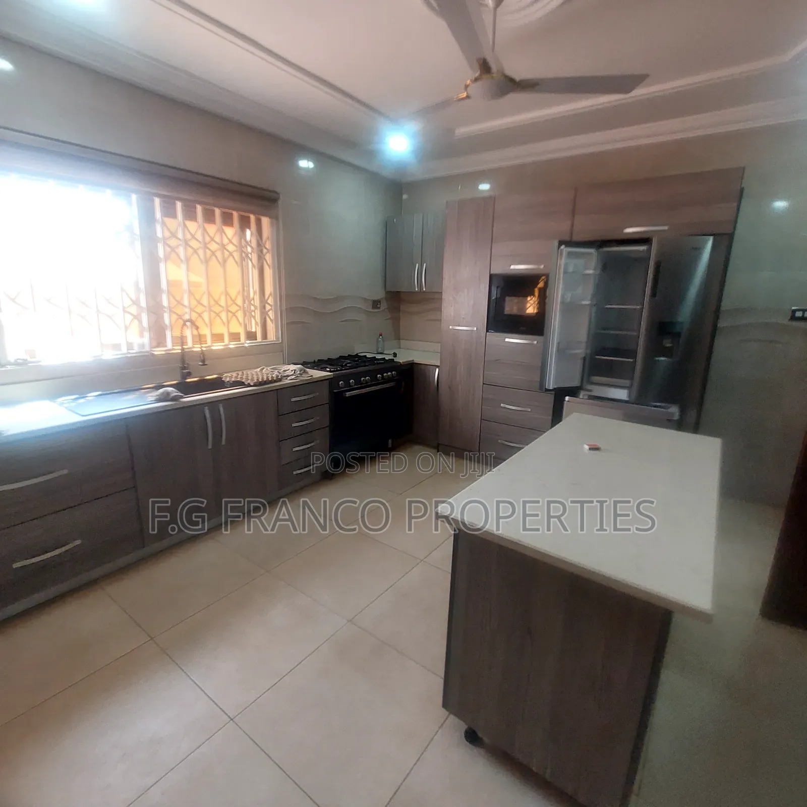 6bdrm House in Kg Franco Properties, Airport Residential Area for rent