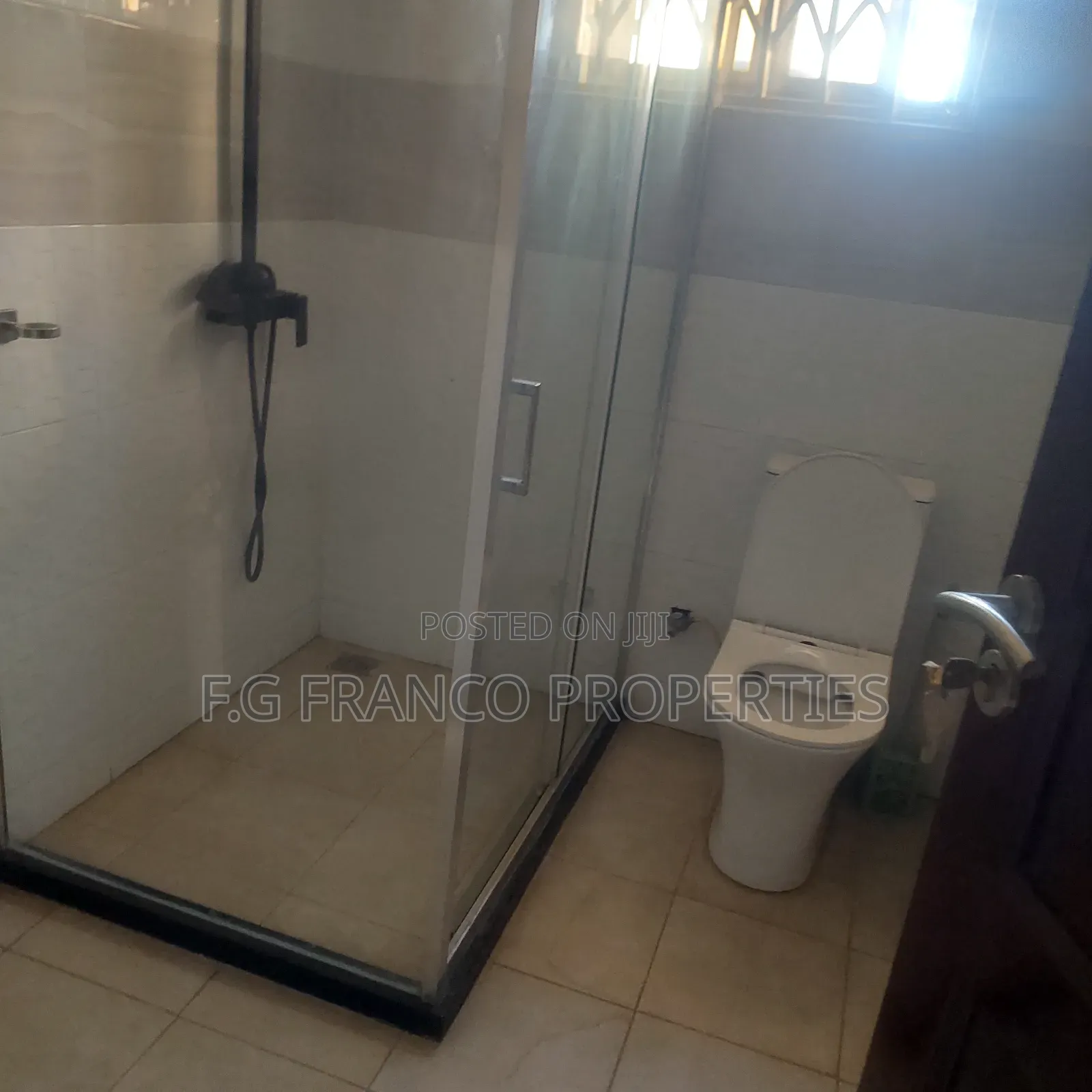 6bdrm House in Kg Franco Properties, Airport Residential Area for rent