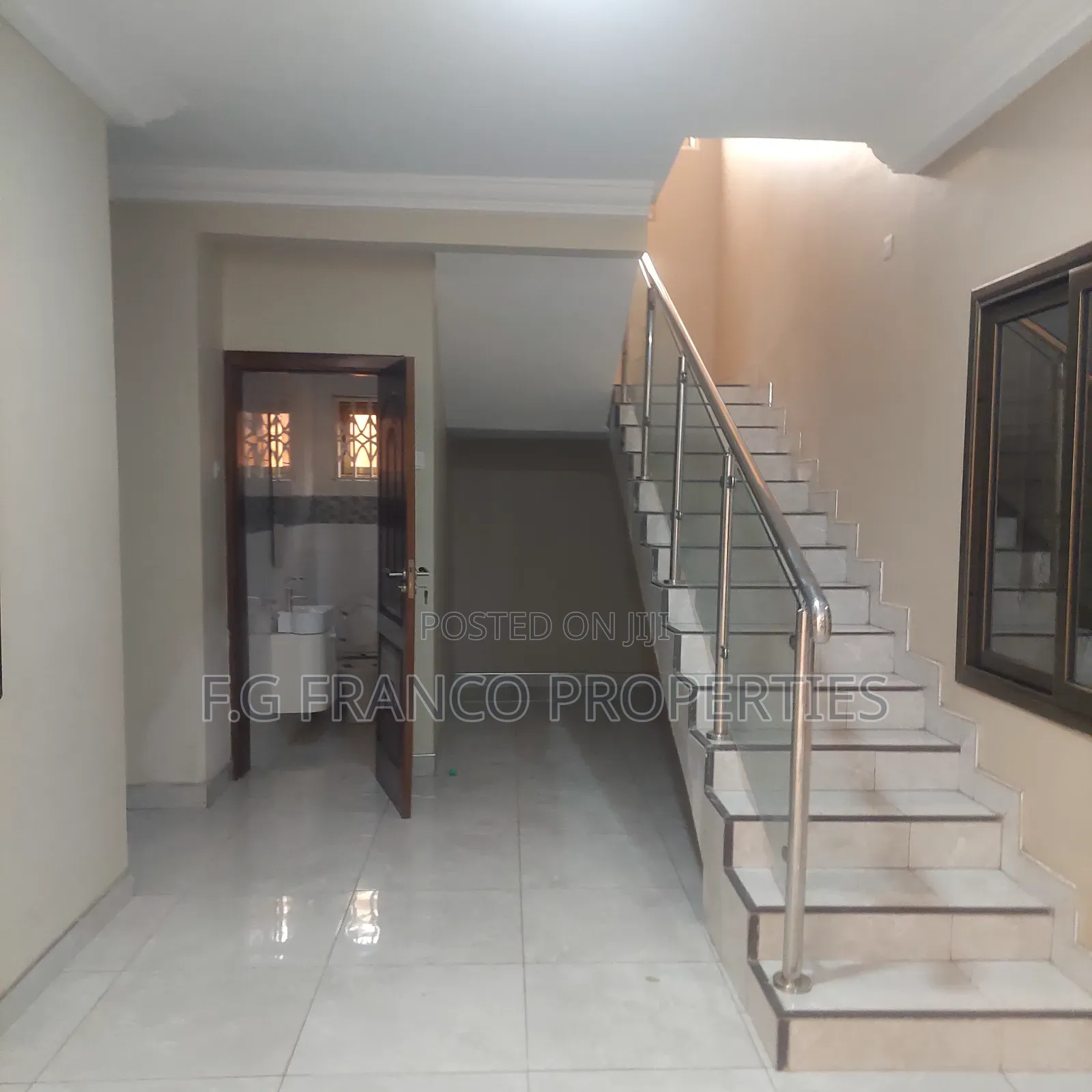 6bdrm House in Kg Franco Properties, Airport Residential Area for rent