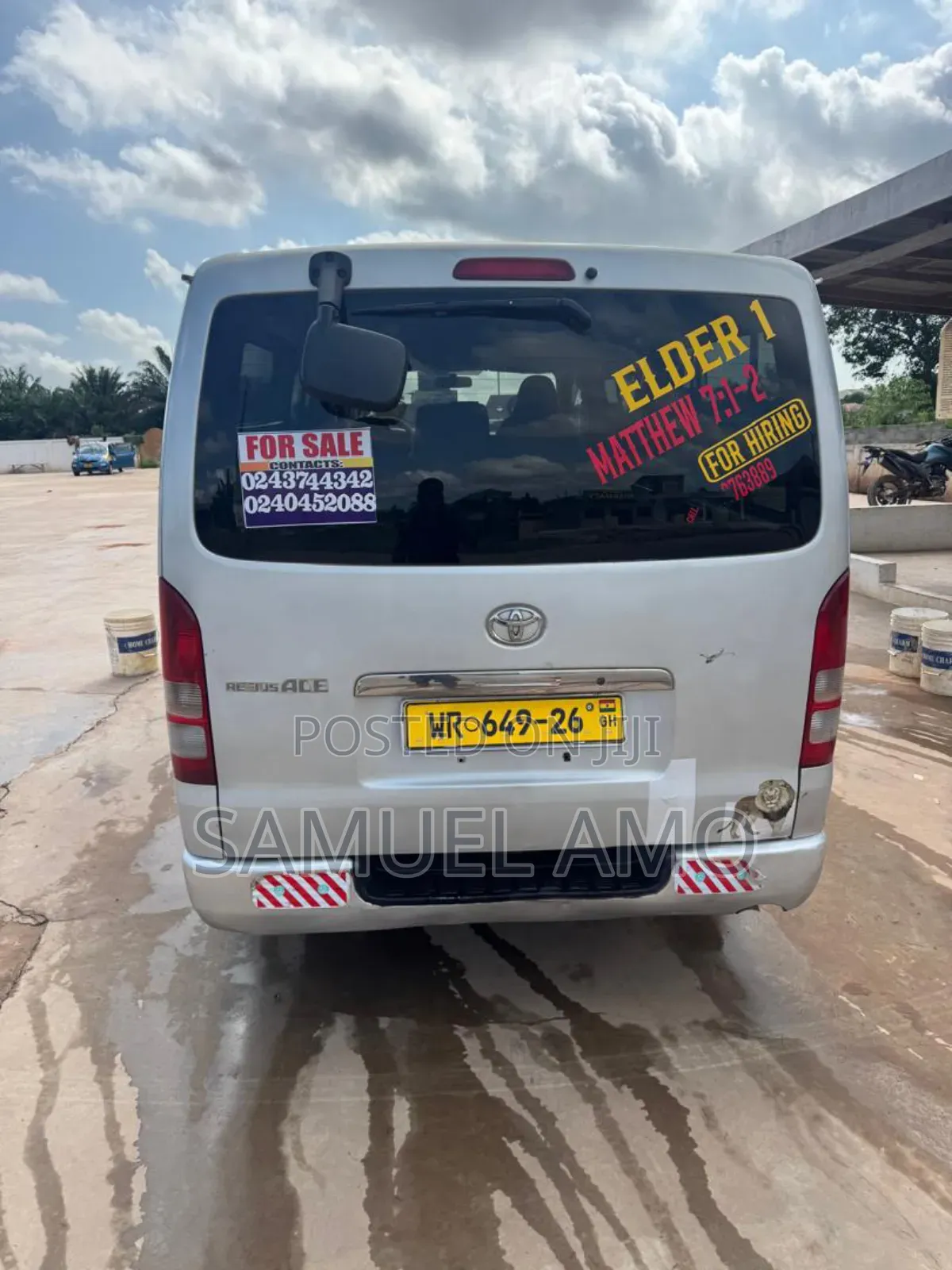 Toyota Grand HiAce 2012 Silver