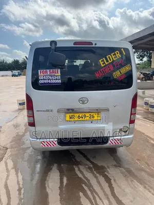 Toyota Grand HiAce 2012 Silver
