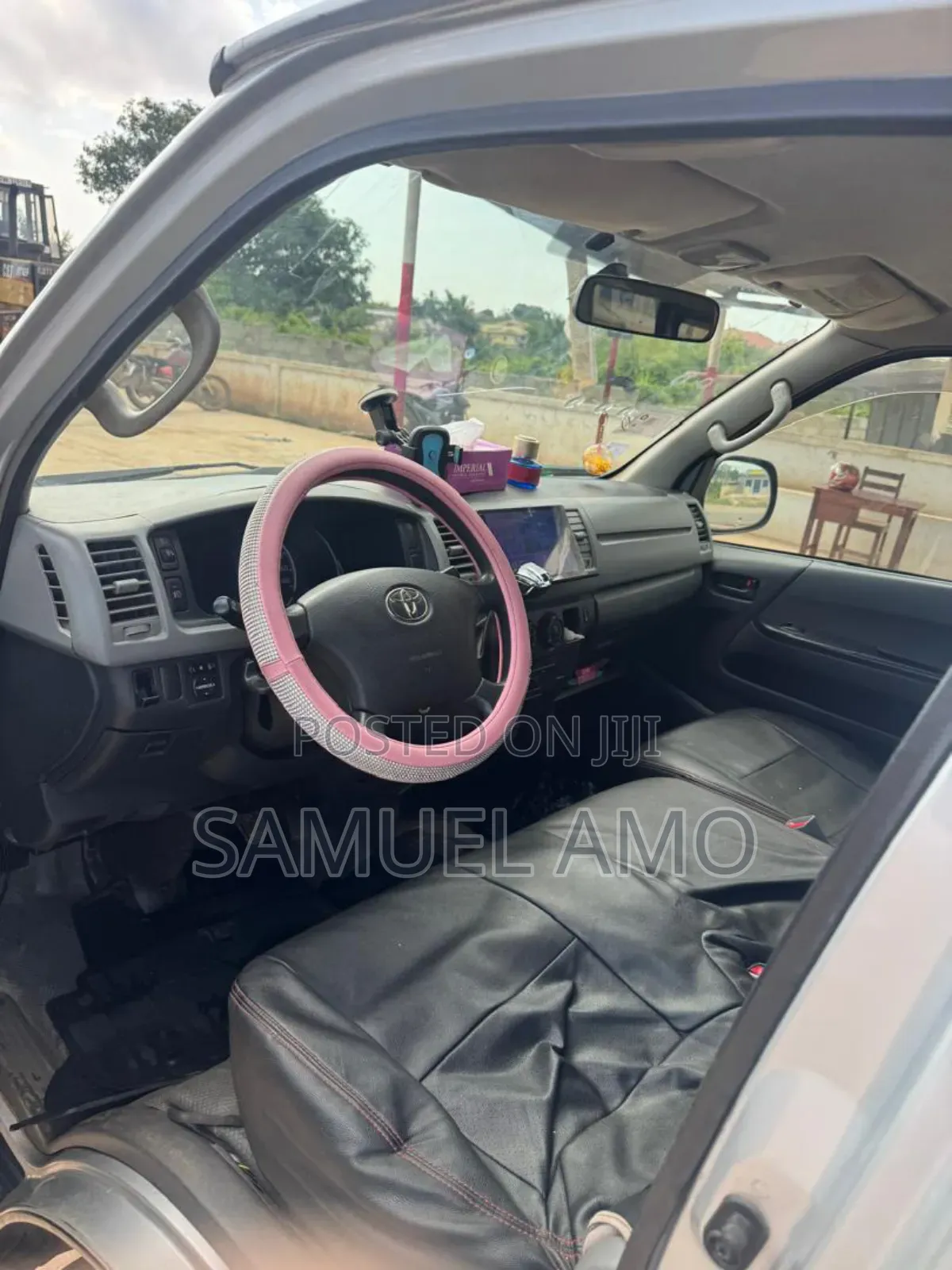Toyota Grand HiAce 2012 Silver