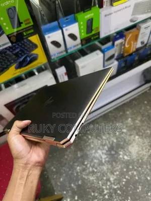 New Laptop HP Spectre X360 16GB Intel Core i7 SSD 512GB