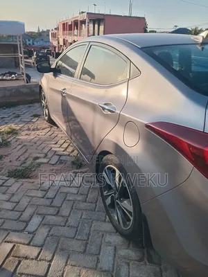 Hyundai Elantra Limited Sedan FWD (1.8L 4cyl 6A) 2016 Brown