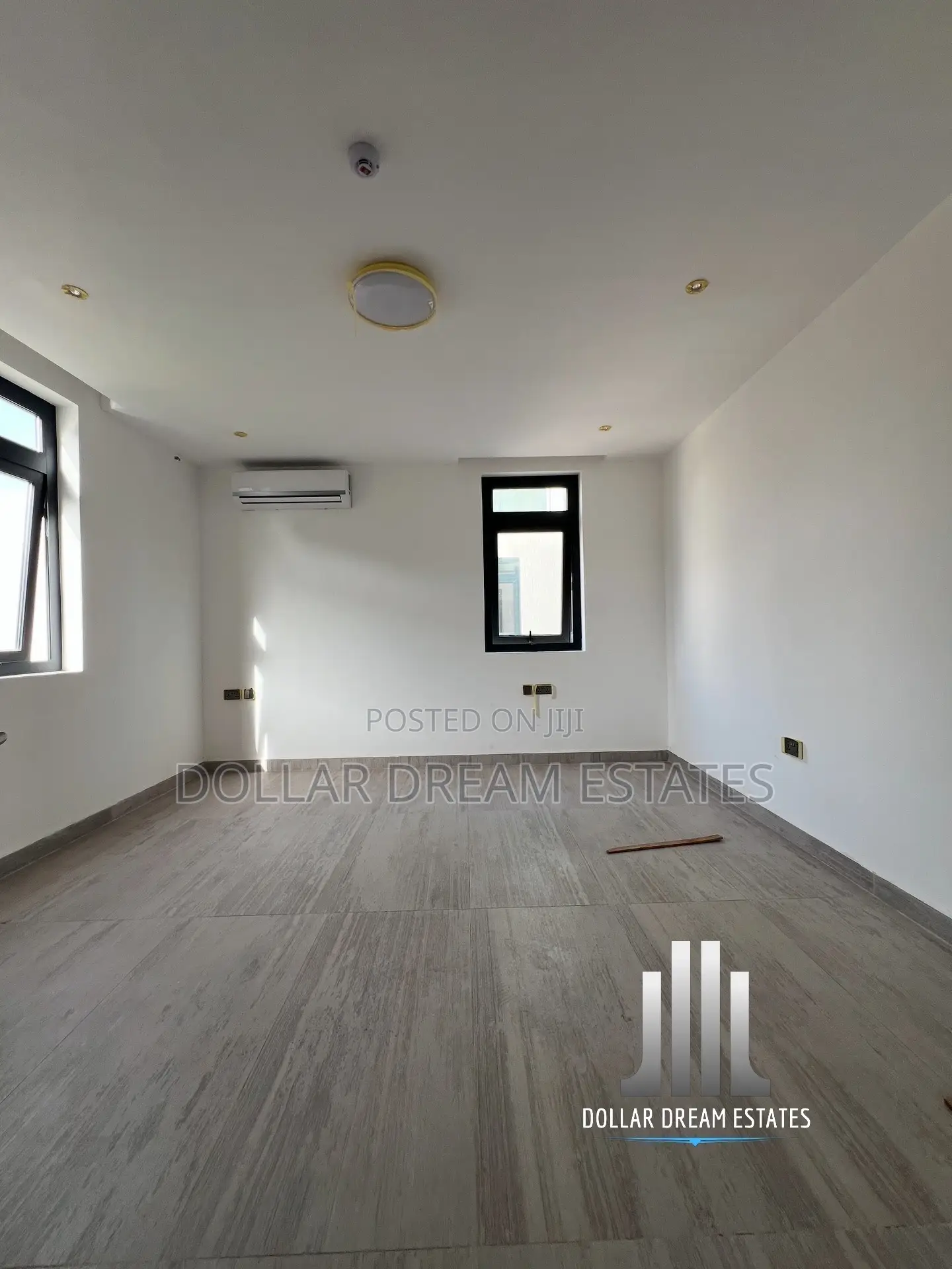 4bdrm Townhouse / Terrace in Adjiriganor for rent
