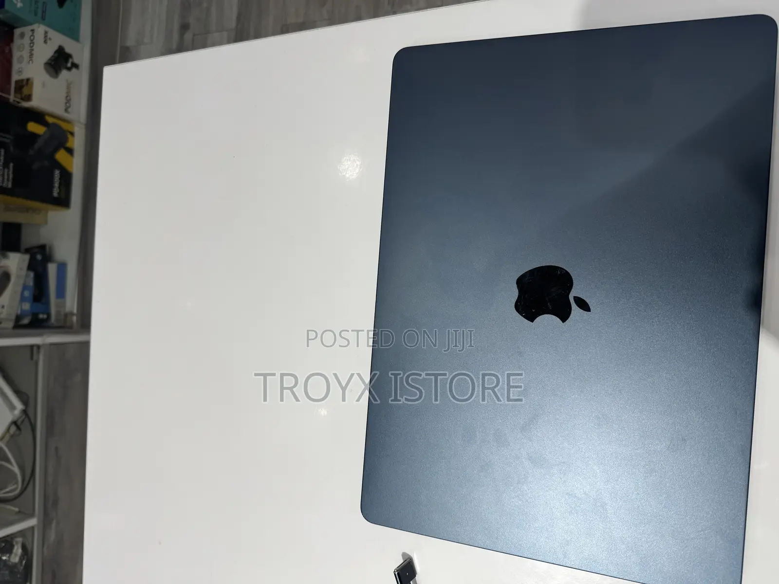 Laptop Apple MacBook Air 2024 M3 15-inch 16GB Apple M3 SSD 256GB