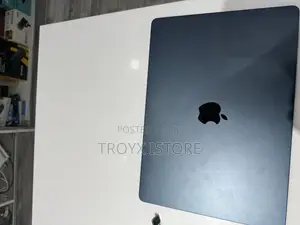 Laptop Apple MacBook Air 2024 M3 15-inch 16GB Apple M3 SSD 256GB