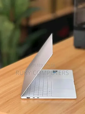 New Laptop Samsung Galaxy Book4 Pro 16GB Intel Core i7 SSD 512GB