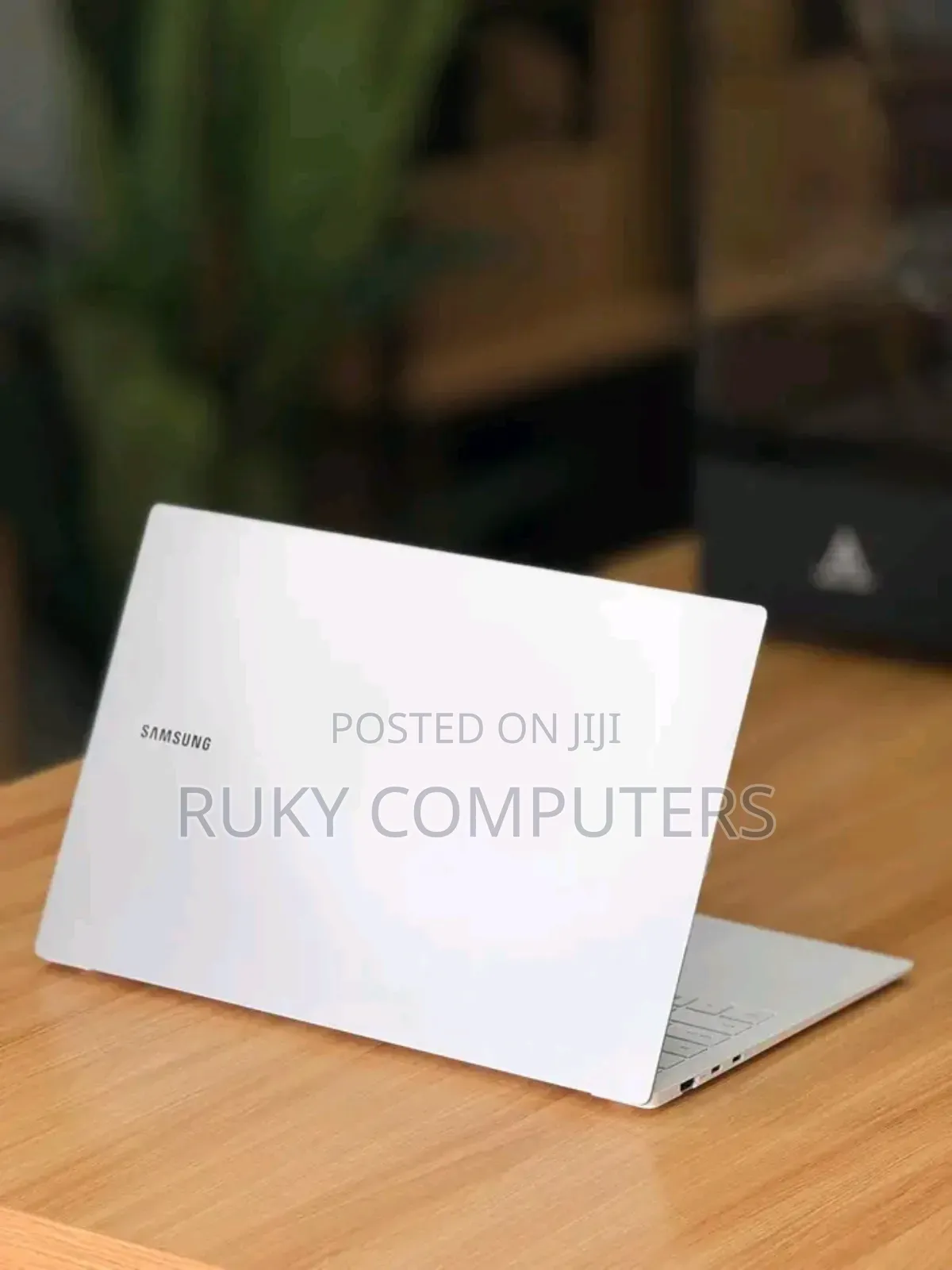 New Laptop Samsung Galaxy Book4 Pro 16GB Intel Core i7 SSD 512GB