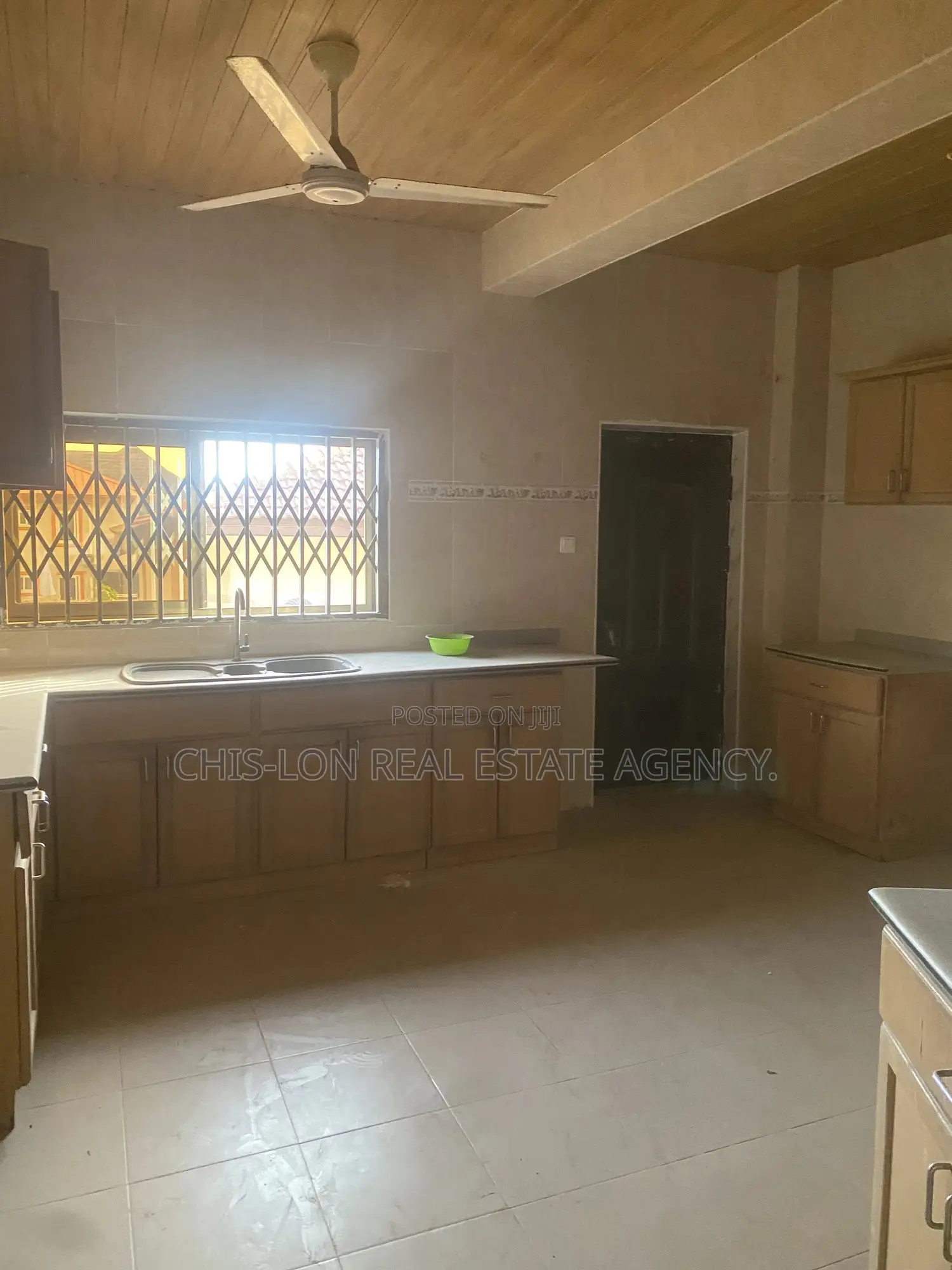 10bdrm Duplex in Chis-Lon Broker’S, Toll Booth for rent