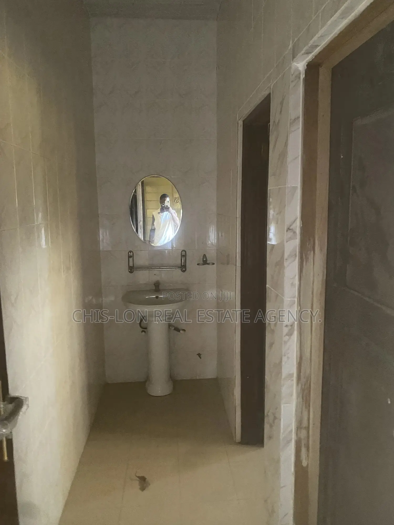 10bdrm Duplex in Chis-Lon Broker’S, Toll Booth for rent