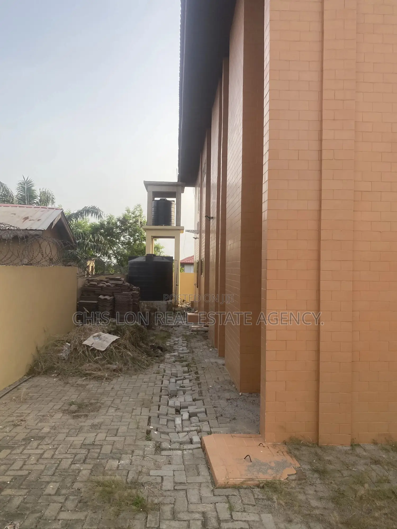 10bdrm Duplex in Chis-Lon Broker’S, Toll Booth for rent