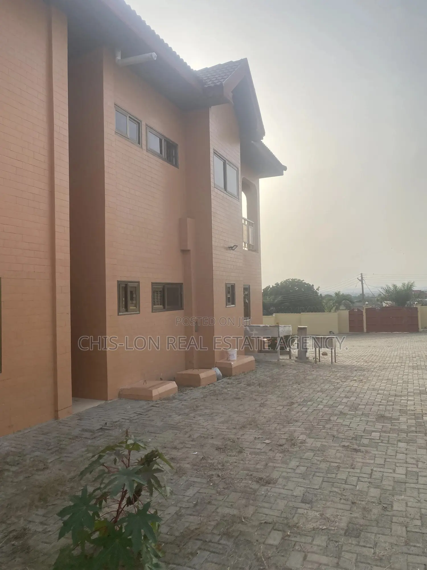 10bdrm Duplex in Chis-Lon Broker’S, Toll Booth for rent