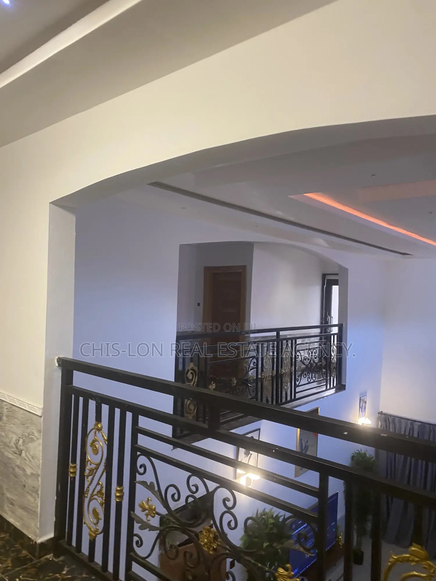5bdrm Duplex in Chis-Lon Broker’S, Toll Booth for rent