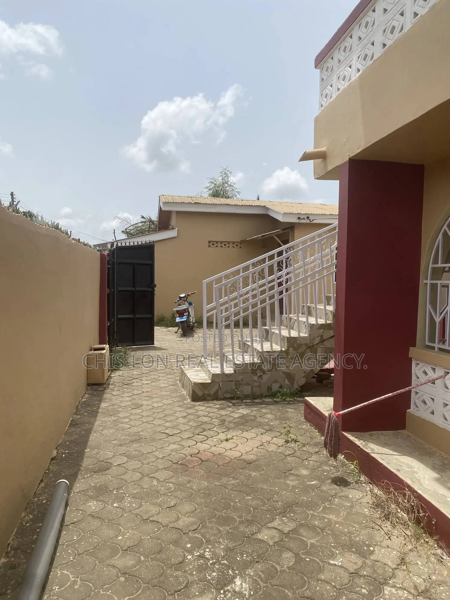 4bdrm Apartment in Chis-Lon Broker’S, New Market for rent