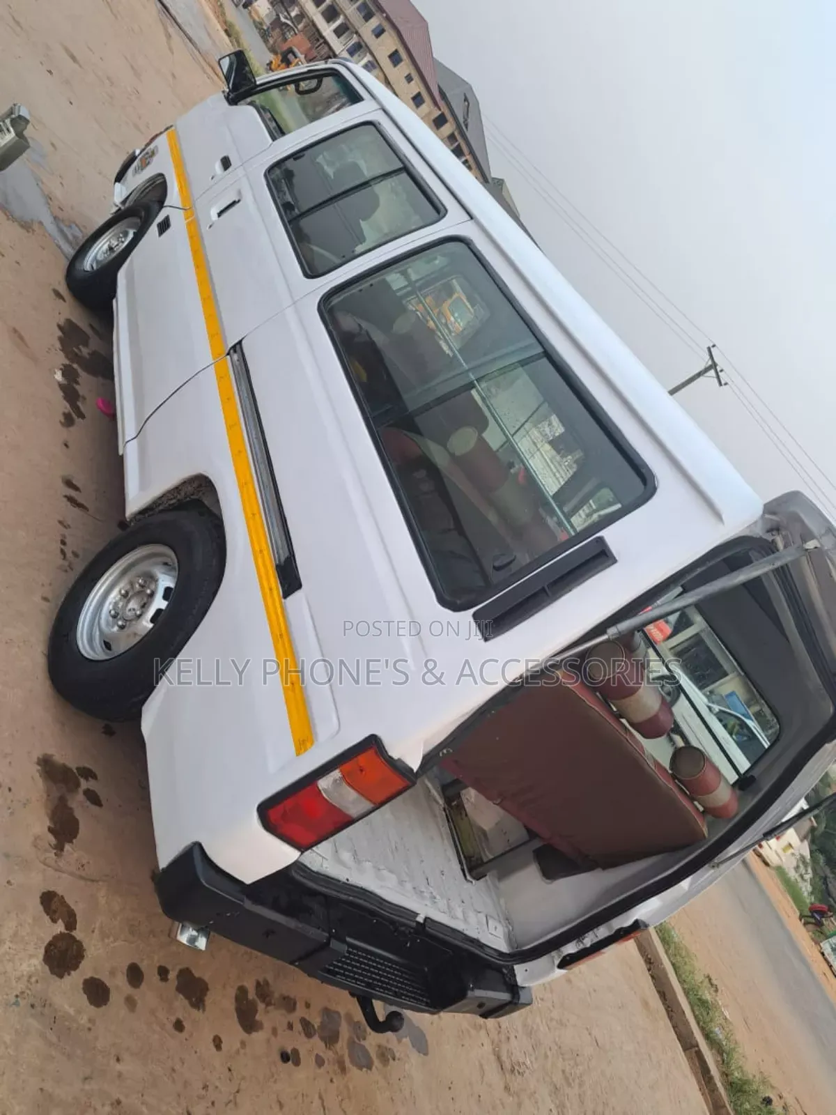 Nissan Caravan (Urvan) 2000 White