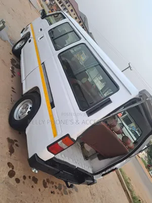 Nissan Caravan (Urvan) 2000 White