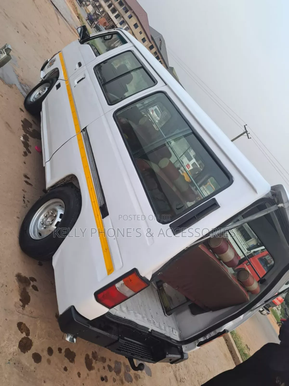 Nissan Caravan (Urvan) 2000 White