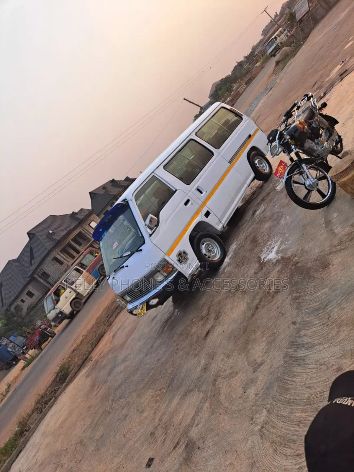 Nissan Caravan (Urvan) 2004 White
