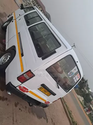 Nissan Caravan (Urvan) 2005 White