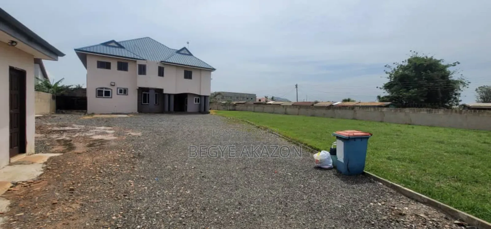 9bdrm Apartment in Begye, Dawhenya for sale