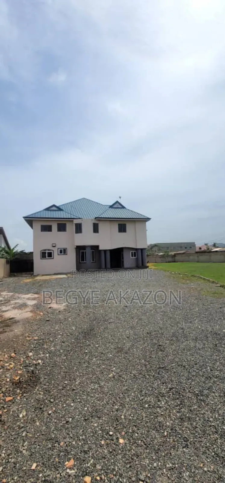 9bdrm Apartment in Begye, Dawhenya for sale