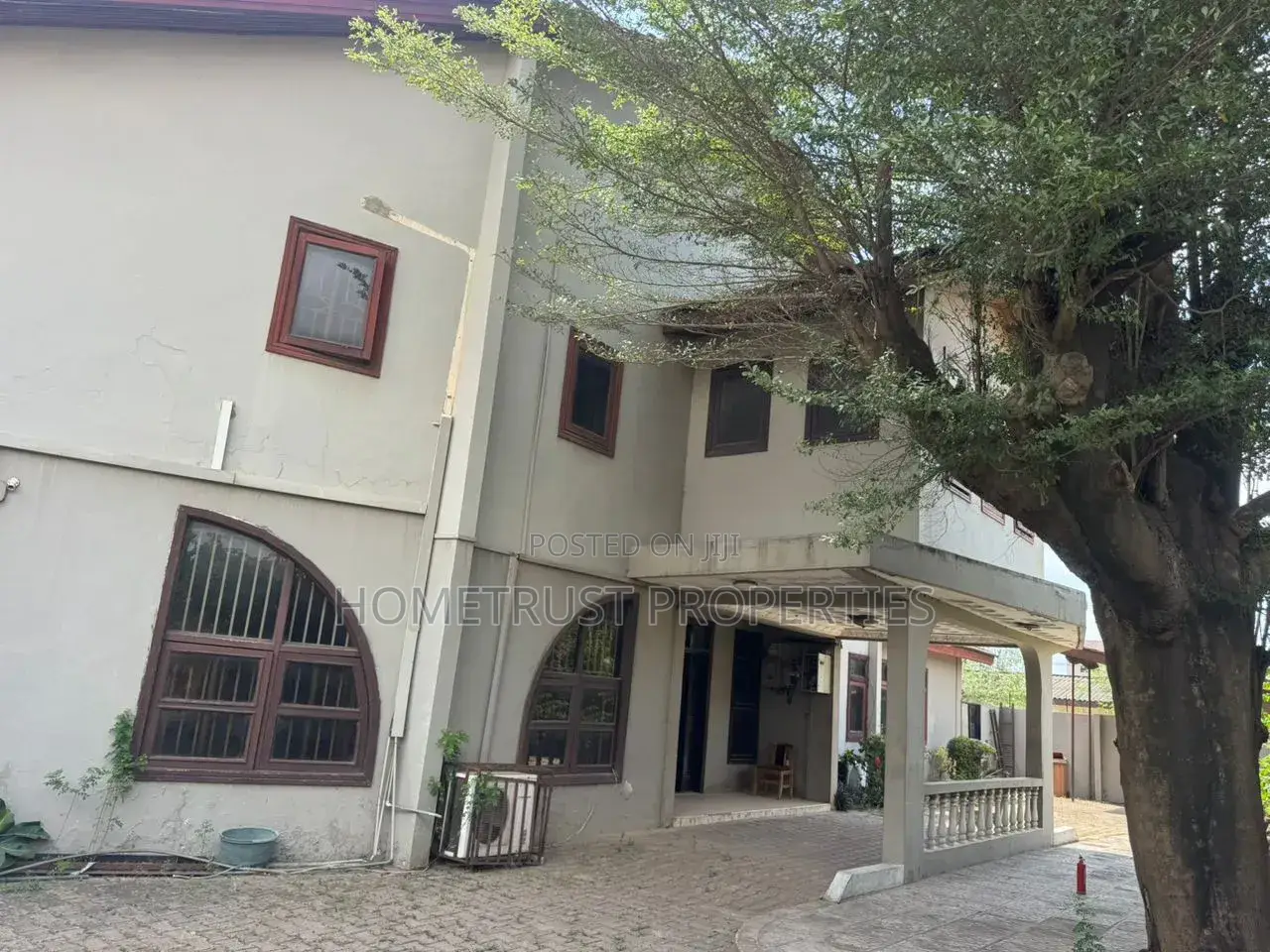 6bdrm House in Achimota Abc, Mile 7 for sale