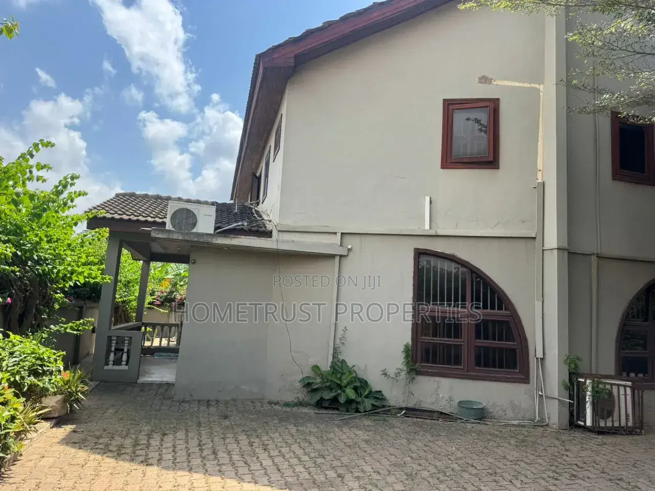 6bdrm House in Achimota Abc, Mile 7 for sale