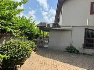 6bdrm House in Achimota Abc, Mile 7 for sale