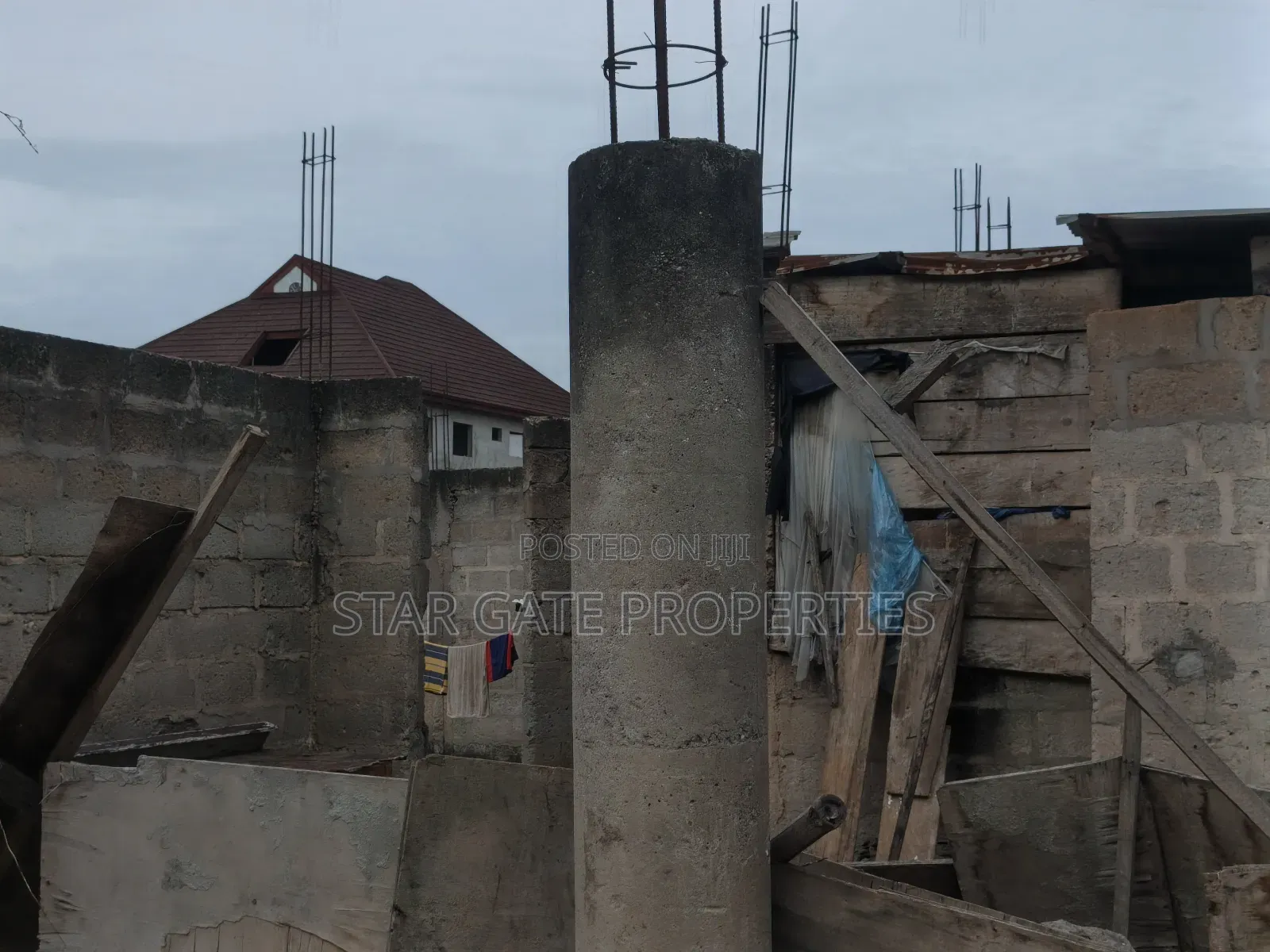 8bdrm House in Asokore Mampong, Kumasi Metropolitan for sale