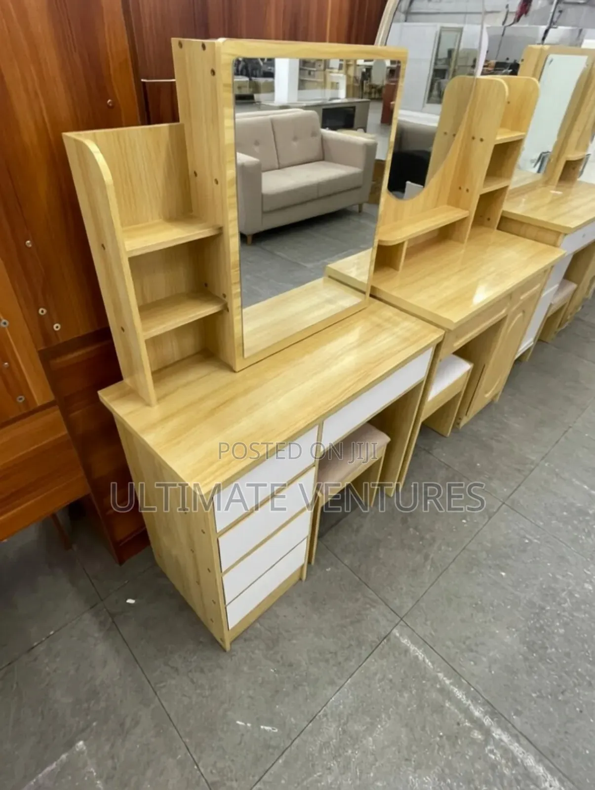 Vanity Dressing Table With Mirror and Storage Drawers