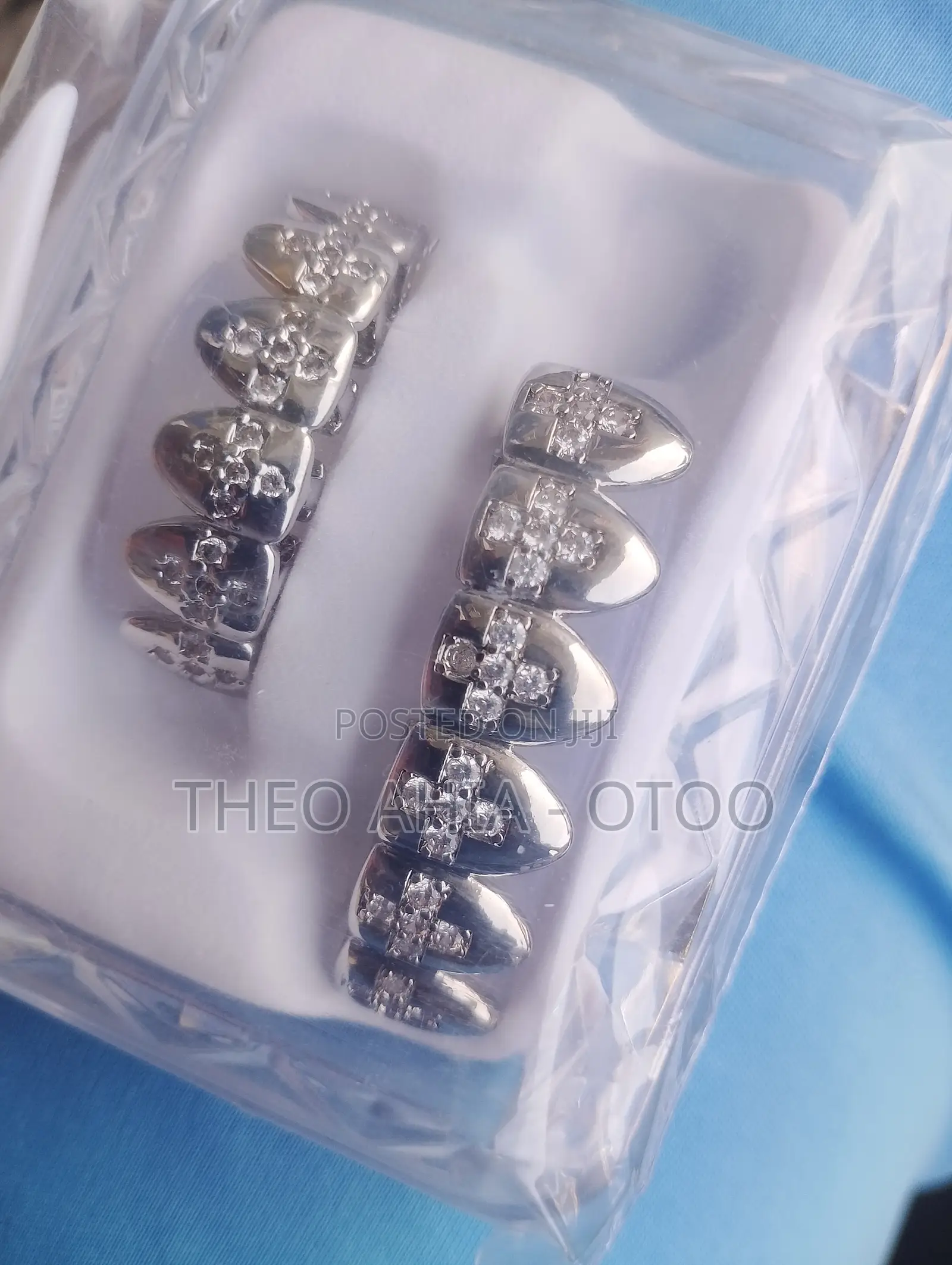 Iced Zirconia Teeth Grillz