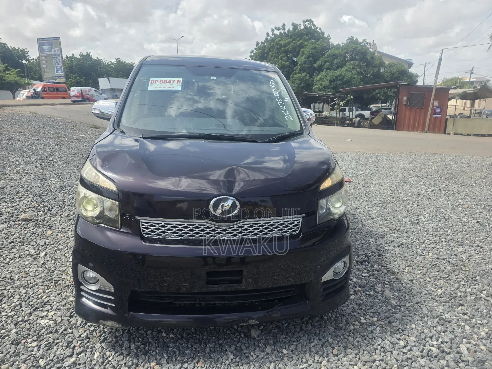 Toyota Voxy 2013 Purple