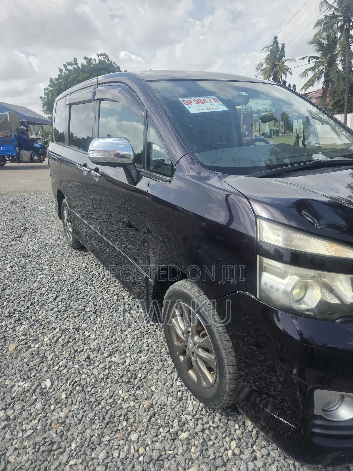 Toyota Voxy 2013 Purple