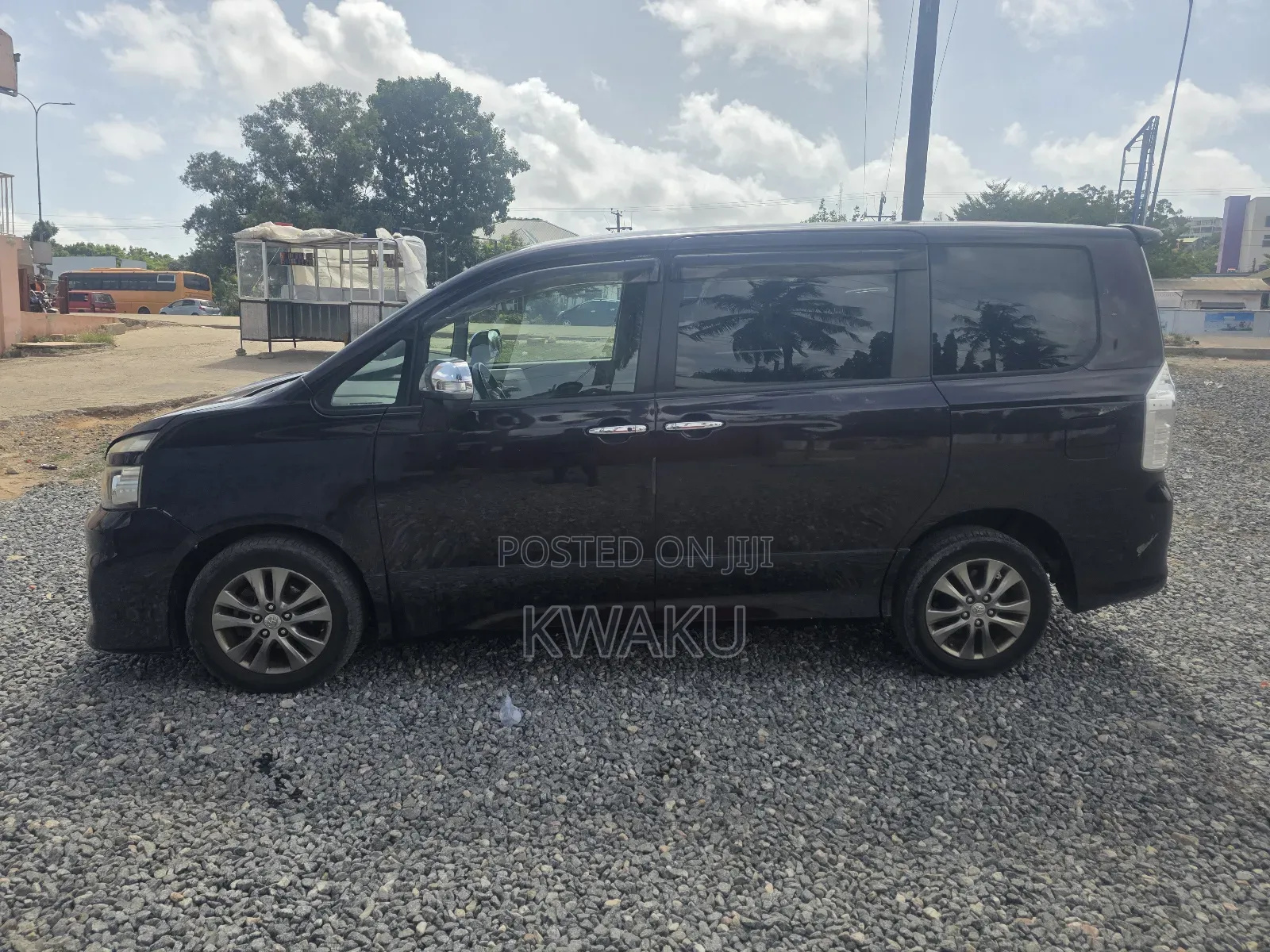 Toyota Voxy 2013 Purple