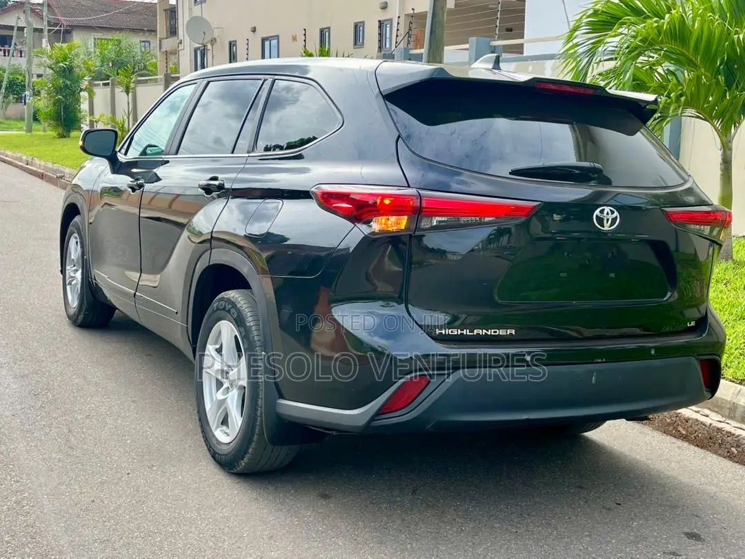 Toyota Highlander LE AWD 2023 Black