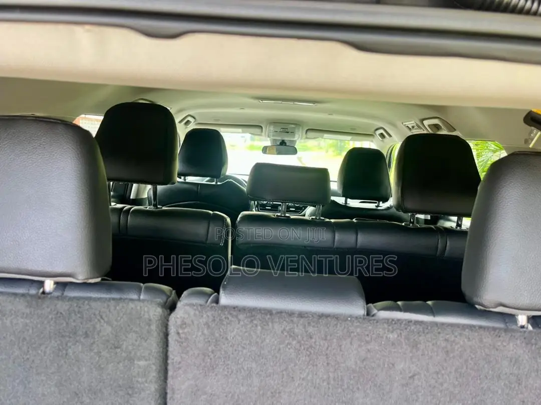 Toyota Highlander LE AWD 2023 Black
