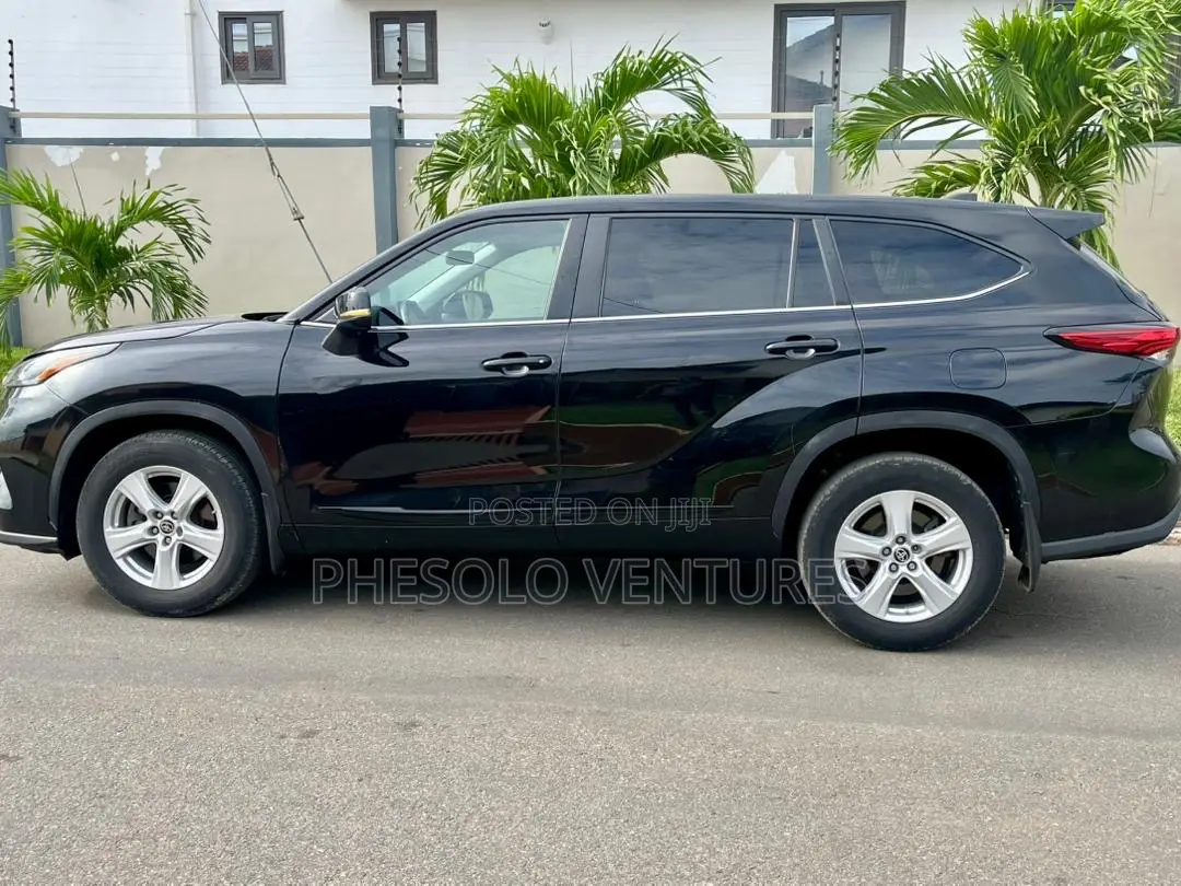 Toyota Highlander LE AWD 2023 Black
